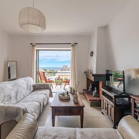 Seaside Escape Apartment Saronida Екстериор снимка