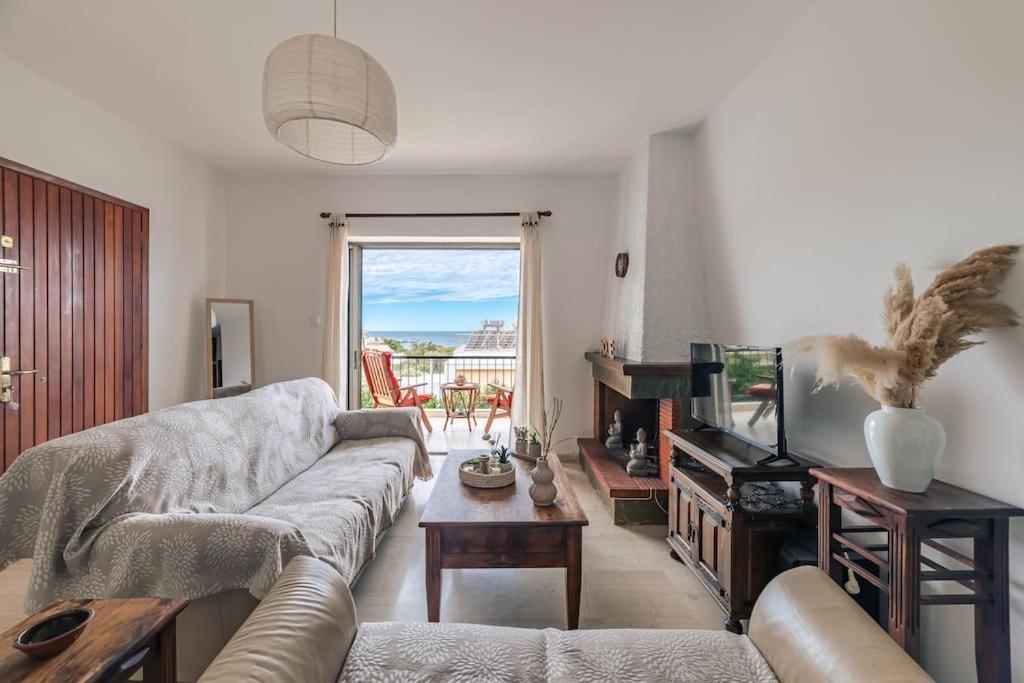 Seaside Escape Apartment Saronida Екстериор снимка